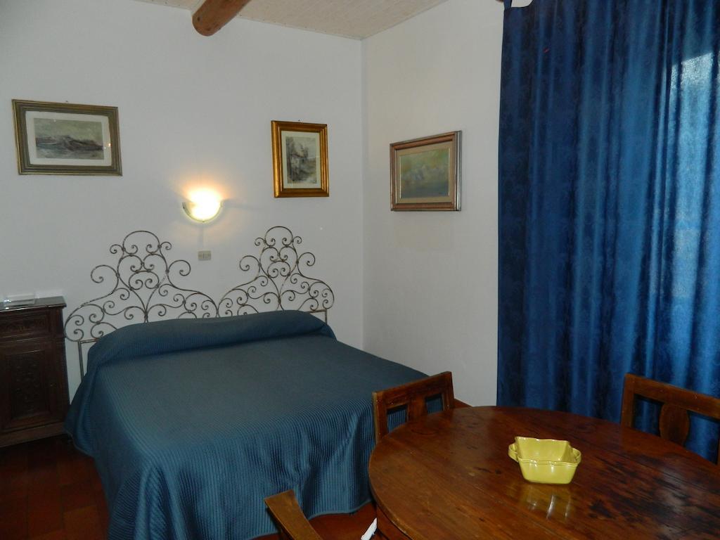 Le Gret Villa Subbiano Habitación foto