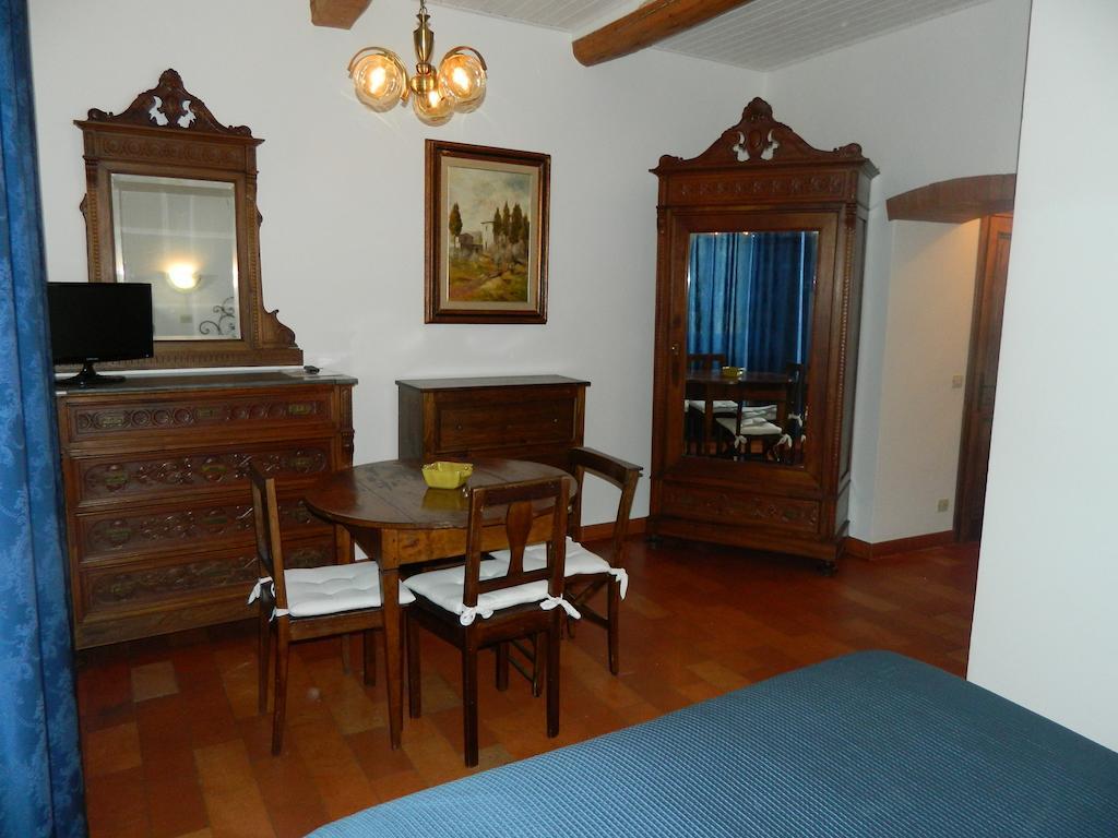 Le Gret Villa Subbiano Habitación foto